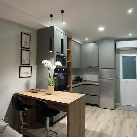 Willa Lemon Breeze In *